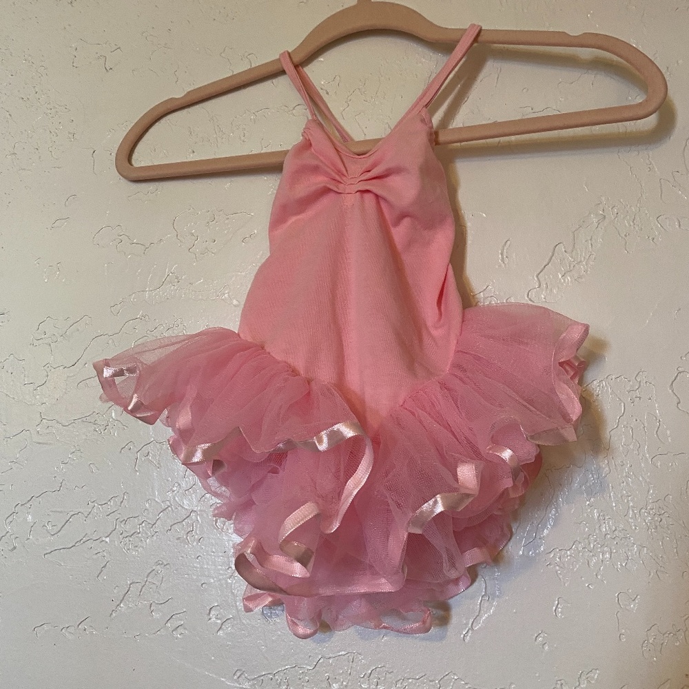 HairBows pink leotard with tutu and lace, medium.